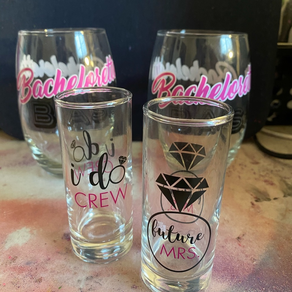Bachelorette glass set